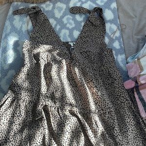 Baevely Taupe/black dress with adjustable tie straps.